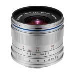 LAOWA 7,5mm f/2,0 für MFT silber Seitenansicht 